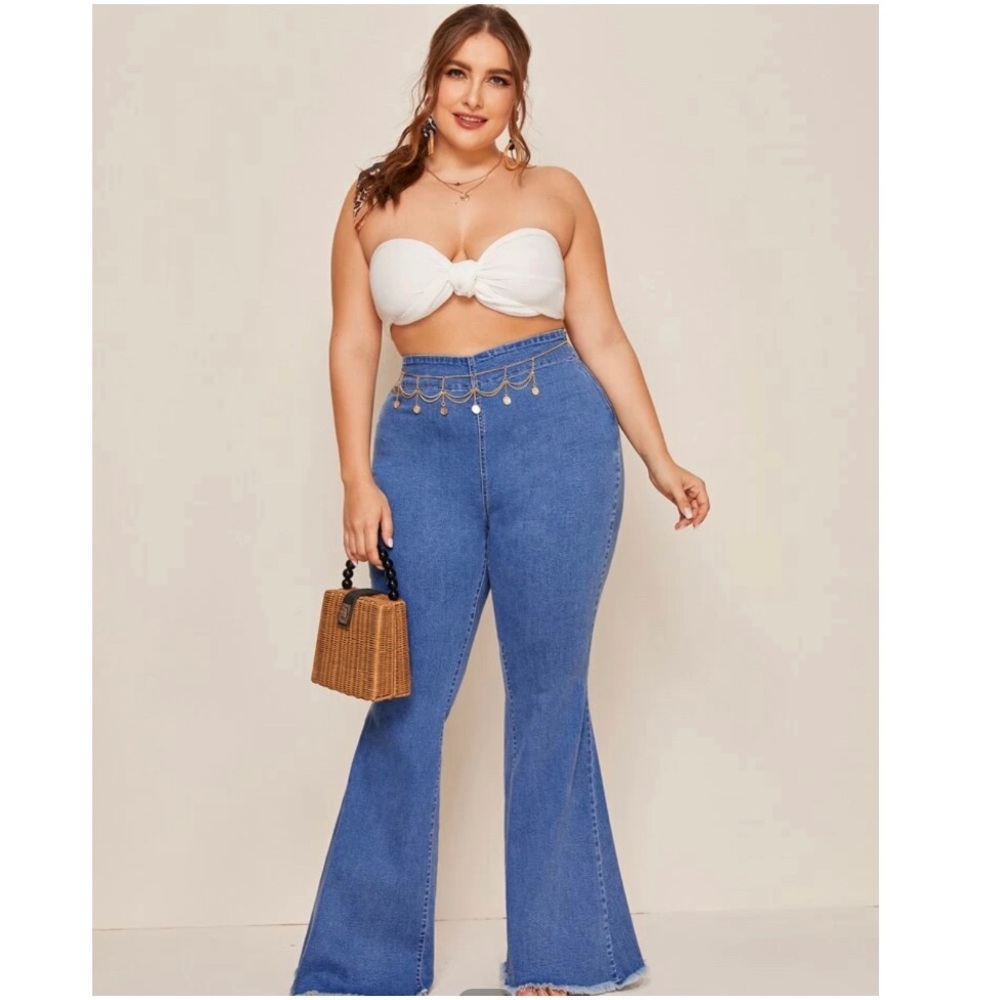 PLUS SIZE Flare Leg Jeans